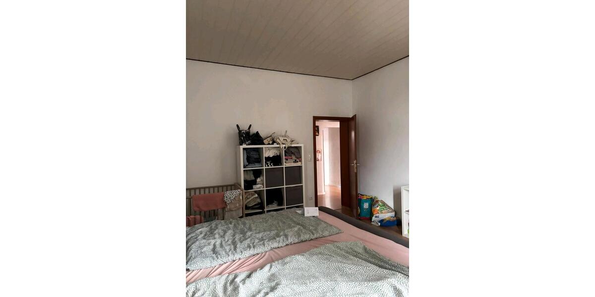 Etagenwohnung Duisburg Mittelmeiderich - 3 Zimmer, 85 m&sup2;, 820&euro; | Angebot:25838651