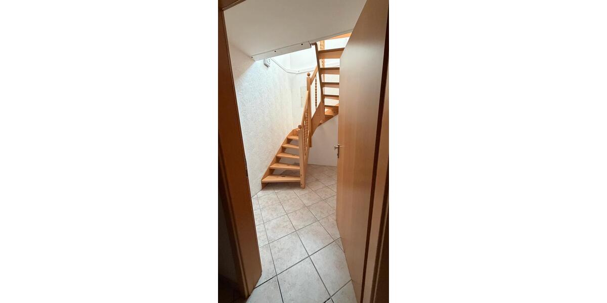 Dachgeschoßwohnung Oberhausen Schmachtendorf - 3.5 Zimmer, 95 m&sup2;, 1.200&euro; | Angebot:26603573