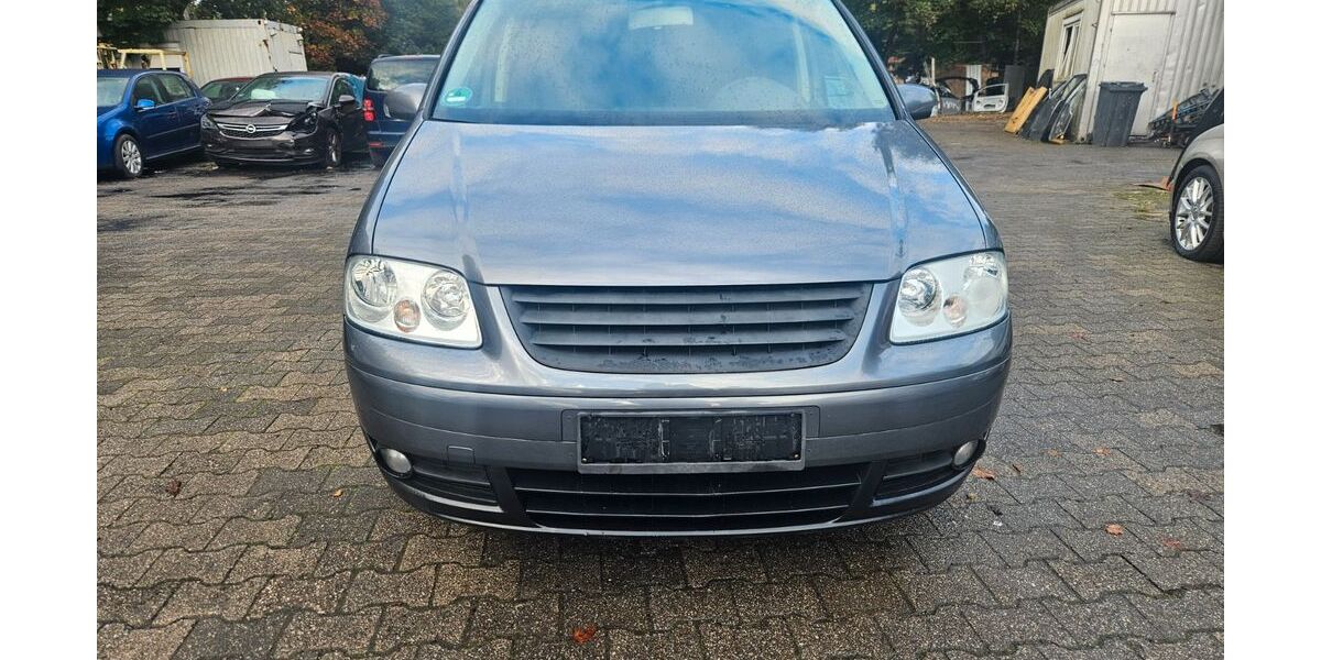 VW Touran 220.666 km 1.490 &euro; Bottrop 46236