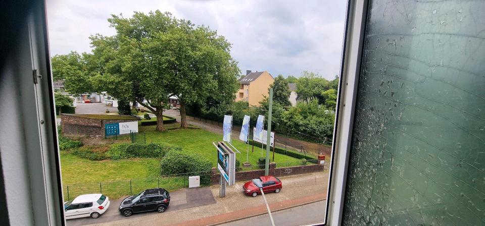 Dachgeschoßwohnung Duisburg Mittelmeiderich - 2.5 Zimmer, 71 m&sup2;, 117.500&euro; | Angebot:26124179