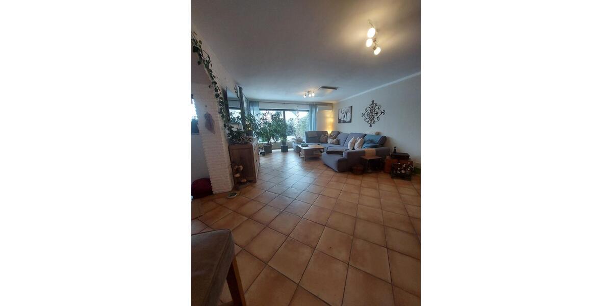 Reihenhaus Hünxe - 6.5 Zimmer, 250 m&sup2;, 2.200&euro; | Angebot:25129233