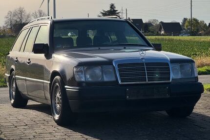 Mercedes-Benz 220 314.852 km 2.599 &euro; Rees 46459