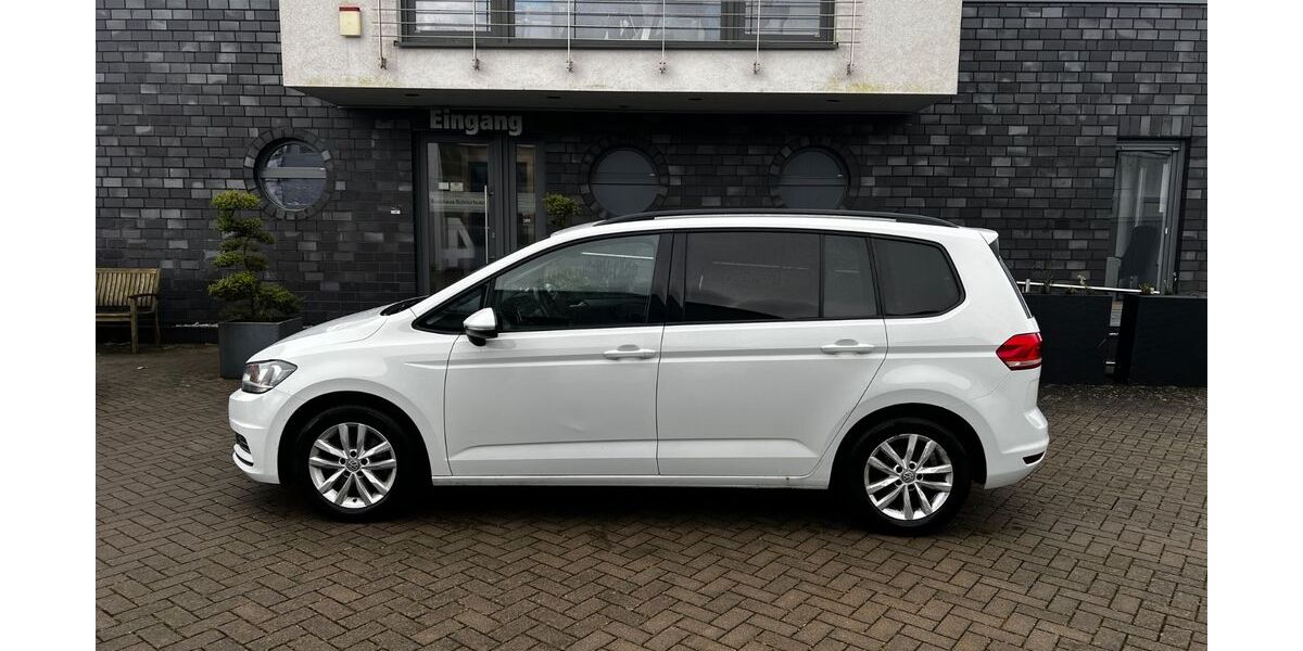 VW Touran 218.251 km 7.999 &euro; Voerde 46562