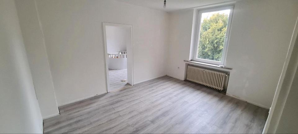 Maisonettenwohnung Duisburg Mittelmeiderich - 3 Zimmer, 80 m&sup2;, 900&euro; | Angebot:25877176