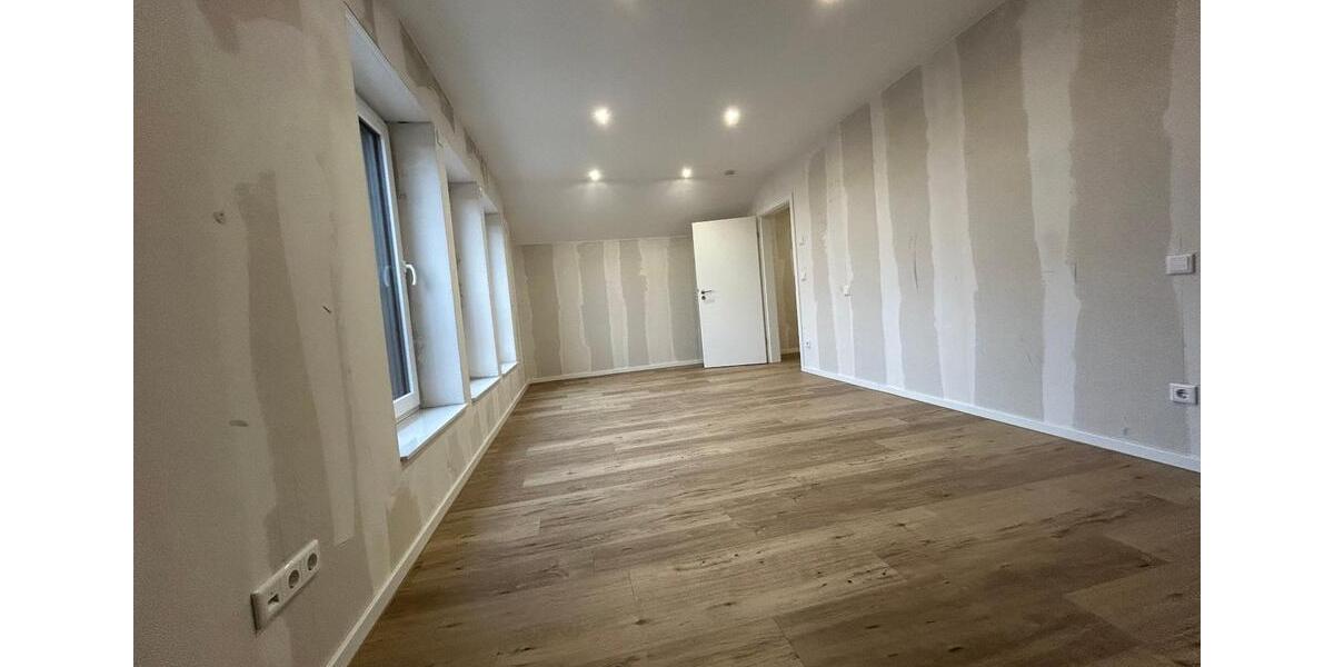 Dachgeschoßwohnung Rhede - 3 Zimmer, 108 m&sup2;, 1.249&euro; | Angebot:26677994