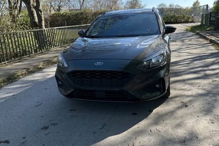 Ford Focus 89.499 km 13.499 &euro; Oberhausen 46145