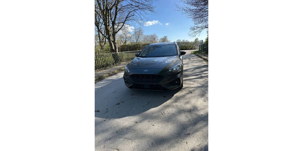 Ford Focus 89.499 km 13.499 &euro; Oberhausen 46145
