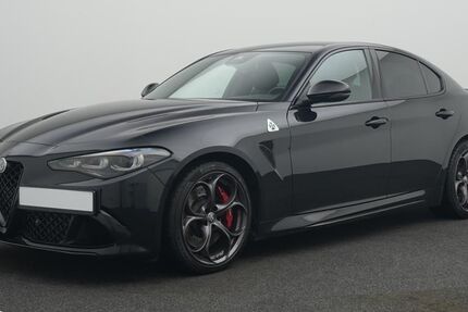Alfa Romeo Giulia 13.500 km 69.870 &euro; Borken 46325