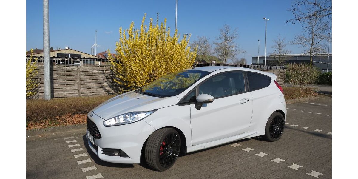 Ford Fiesta 93.500 km 14.200 &euro; Sonsbeck 47665