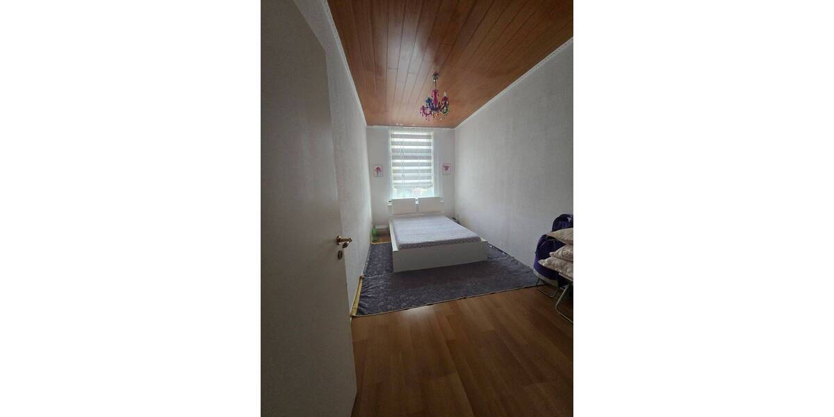 Etagenwohnung Duisburg Bruckhausen - 3 Zimmer, 347 m&sup2;, 240.000&euro; | Angebot:26102284