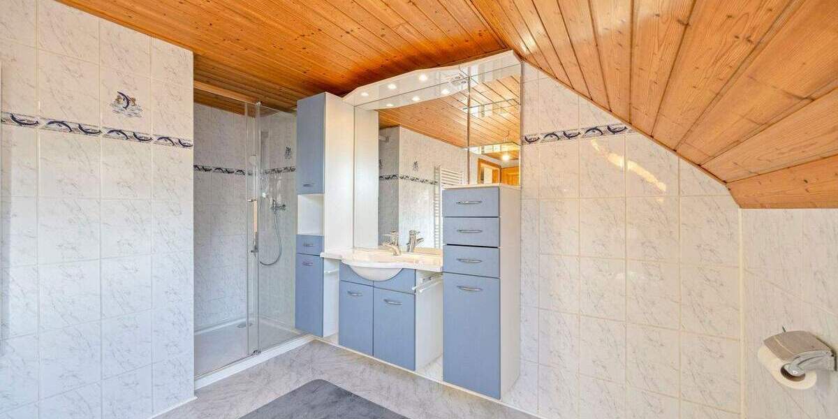 Einfamilienhaus Wesel Ginderich - 7 Zimmer, 179 m&sup2;, 299.000&euro; | Angebot:25688209