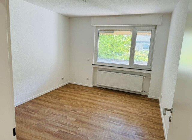 Erdgeschoßwohnung Oberhausen Schmachtendorf - 3 Zimmer, 78 m&sup2;, 800&euro; | Angebot:26546078