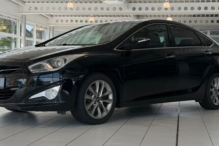 Hyundai i40 246.300 km 4.690 &euro; Neukirchen-Vluyn 47506