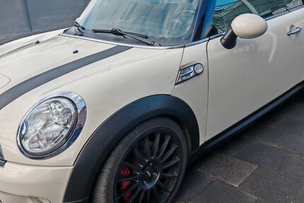 Mini John Cooper Works Cabrio 178.000 km 7.900 &euro; Duisburg 47138