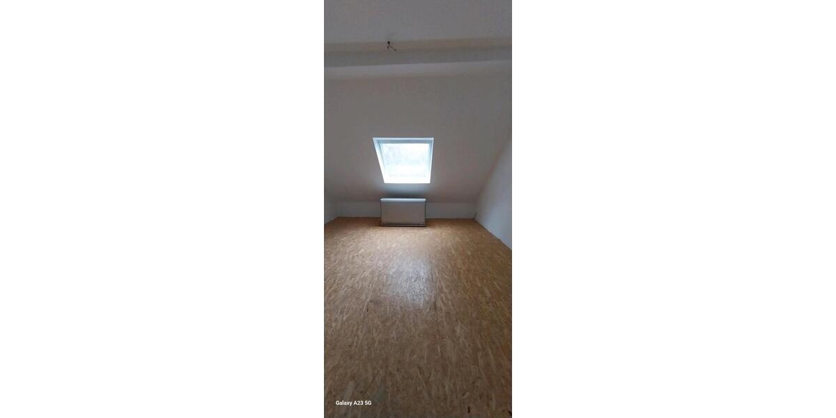 Dachgeschoßwohnung Gelsenkirchen Gelsenkirchen-Nord - 1 Zimmer, 90 m&sup2;, 817&euro; | Angebot:25891433