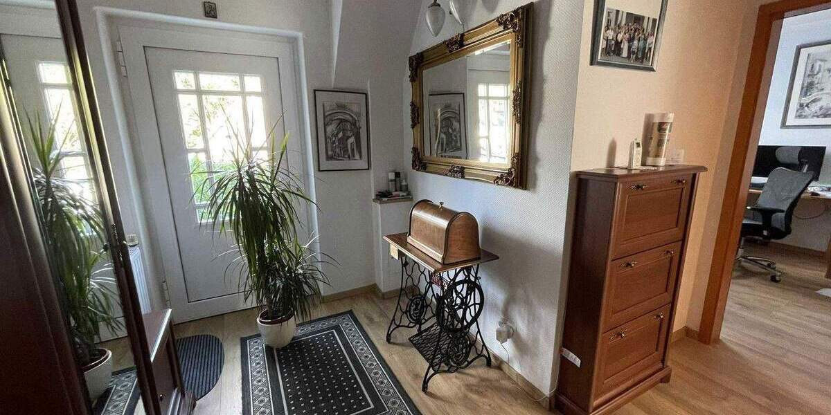 Reihenendhaus Rheinberg - 8 Zimmer, 255 m&sup2;, 690.000&euro; | Angebot:25674889