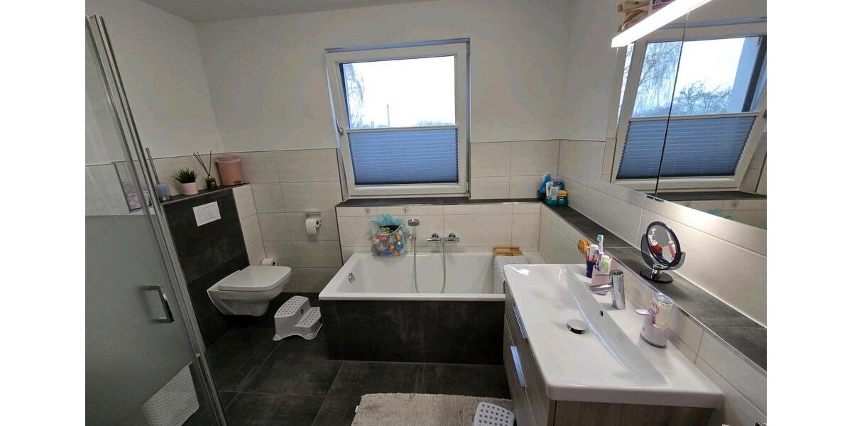 Etagenwohnung Dinslaken - 3.5 Zimmer, 94 m&sup2;, 459.000&euro; | Angebot:25867303