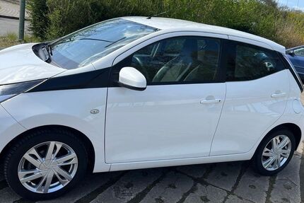 Toyota Aygo (X) 125.000 km 6.500 &euro; Duisburg 47259