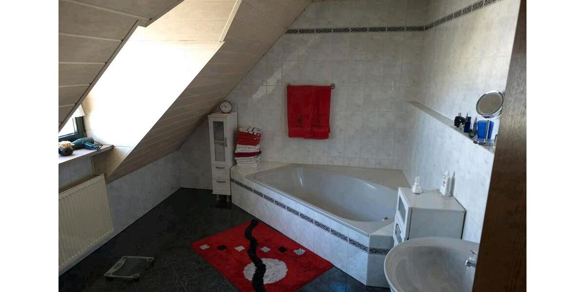 Doppelhaushälfte Geldern - 4 Zimmer, 138 m&sup2;, 495.000&euro; | Angebot:26069333