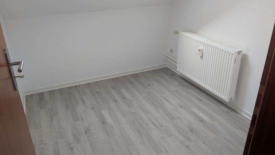Dachgeschoßwohnung Duisburg Hamborn - 3 Zimmer, 54 m&sup2;, 395&euro; | Angebot:25803937