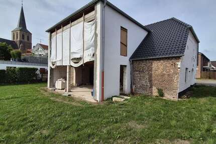 Haus Kevelaer Wetten - 7 Zimmer, 230 m&sup2;, 285.000&euro; | Angebot:27354100