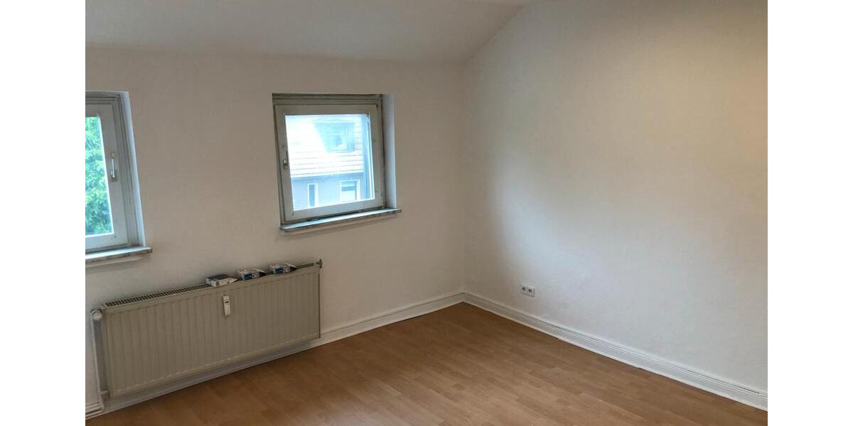Dachgeschoßwohnung Oberhausen Schmachtendorf - 3 Zimmer, 72 m&sup2;, 670&euro; | Angebot:26679359