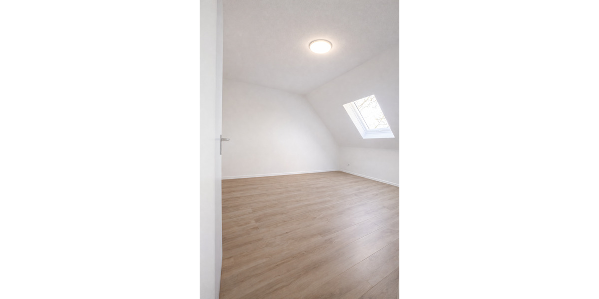 Dachgeschoßwohnung Duisburg Rheinhausen - 2 Zimmer, 54 m&sup2;, 530&euro; | Angebot:25405213