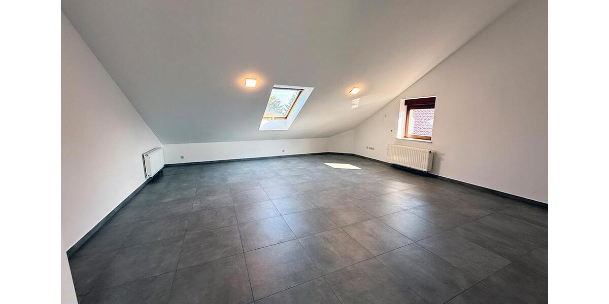 Dachgeschoßwohnung Issum - 5 Zimmer, 140 m&sup2;, 1.150&euro; | Angebot:26249906