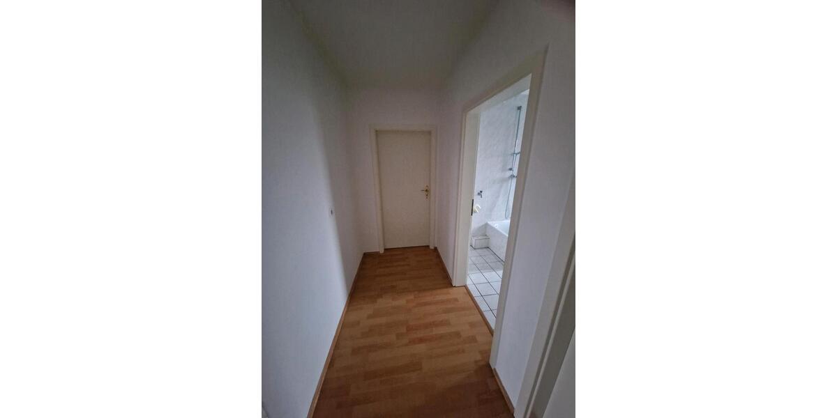 Dachgeschoßwohnung Duisburg Mittelmeiderich - 3.5 Zimmer, 144 m&sup2;, 250.000&euro; | Angebot:23595768