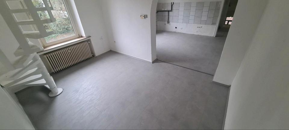 Maisonettenwohnung Duisburg Mittelmeiderich - 3 Zimmer, 80 m&sup2;, 900&euro; | Angebot:25877176