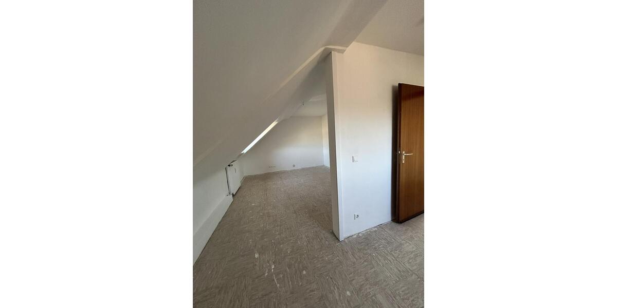 Dachgeschoßwohnung Duisburg Walsum - 2.5 Zimmer, 70 m&sup2;, 473&euro; | Angebot:23282116