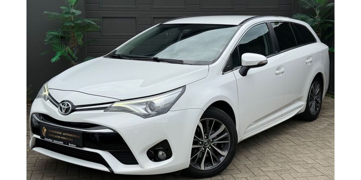 Toyota Avensis 117.784 km 11.599 &euro; Borken 46325