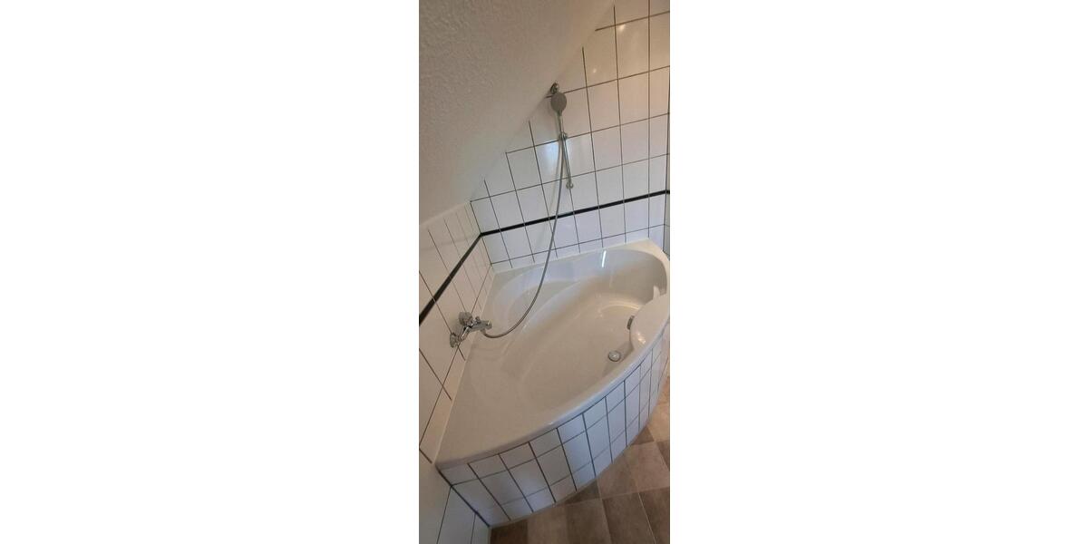 Dachgeschoßwohnung Rheinberg - 2 Zimmer, 45 m&sup2;, 650&euro; | Angebot:25872739