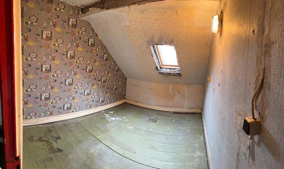 Etagenwohnung Duisburg Duisburg-Mitte - 2 Zimmer, 35 m&sup2;, 300&euro; | Angebot:25769628