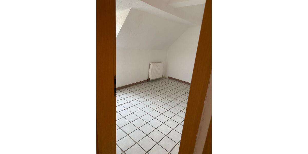 Dachgeschoßwohnung Duisburg Rheinhausen - 1 Zimmer, 45 m&sup2;, 590&euro; | Angebot:25875981