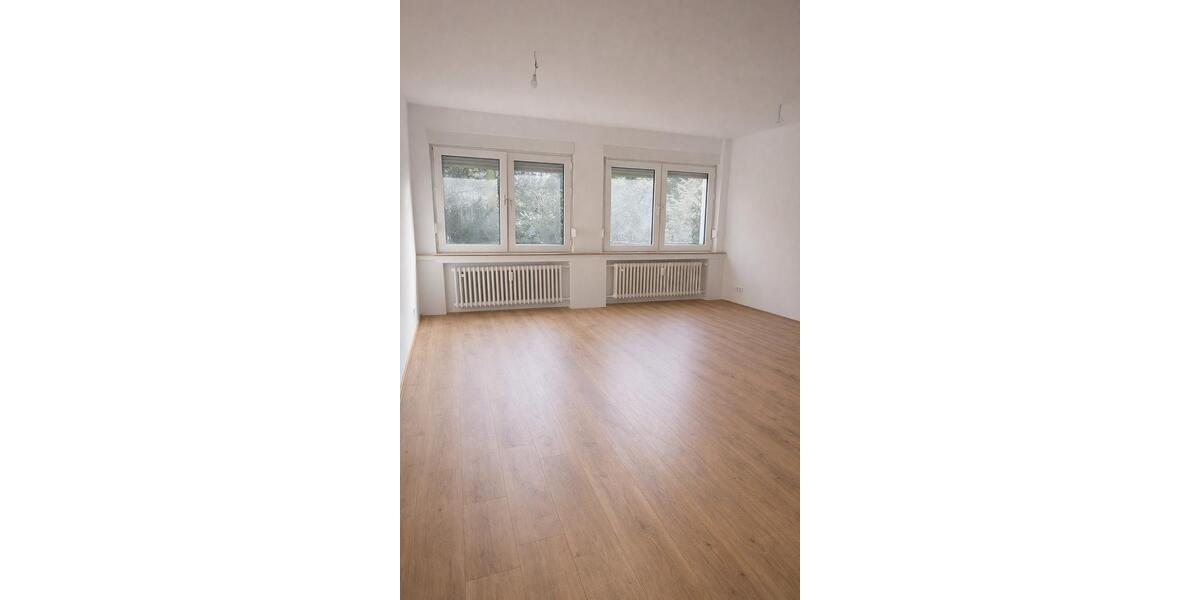 Etagenwohnung Duisburg - 2 Zimmer, 75 m&sup2;, 825&euro; | Angebot:25806782