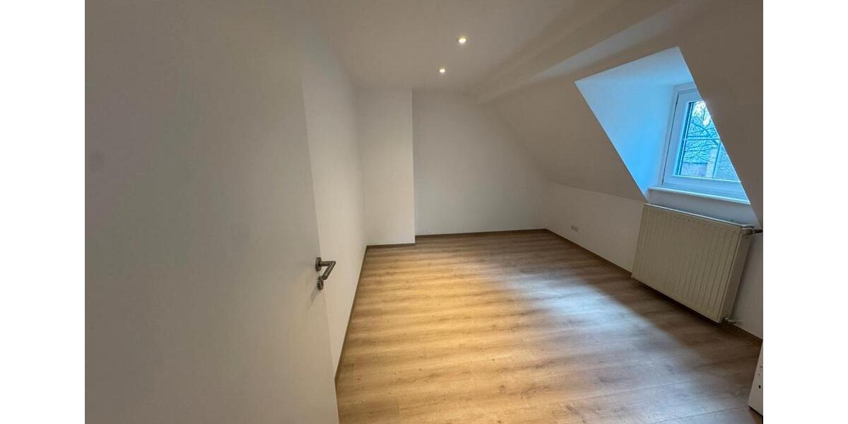 Dachgeschoßwohnung Kalkar - 3 Zimmer, 61 m&sup2;, 675&euro; | Angebot:25920071