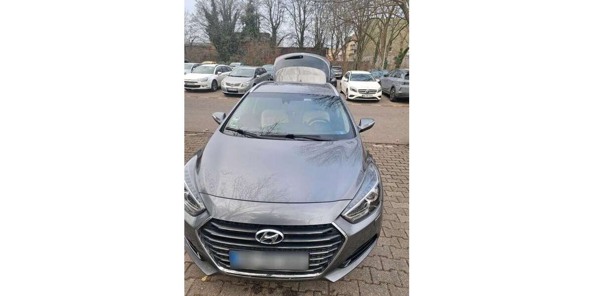 Hyundai i40 150.000 km 10.500 &euro; Duisburg 47051