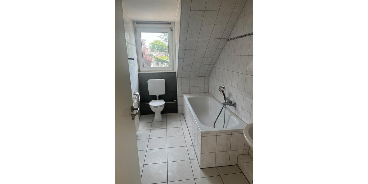 Dachgeschoßwohnung Oberhausen Biefang - 2 Zimmer, 55 m&sup2;, 555&euro; | Angebot:26407273