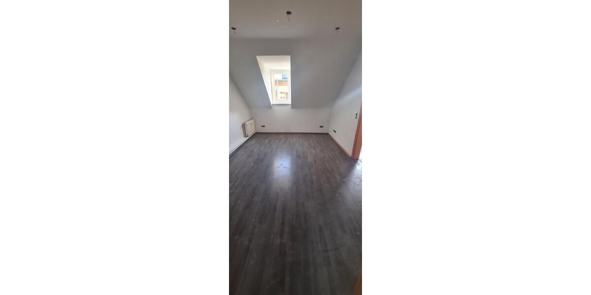 Dachgeschoßwohnung Duisburg Hamborn - 5 Zimmer, 97 m&sup2;, 930&euro; | Angebot:26592529