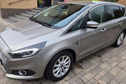 Ford S-Max 172.000 km 9.900 &euro; Rees 46459