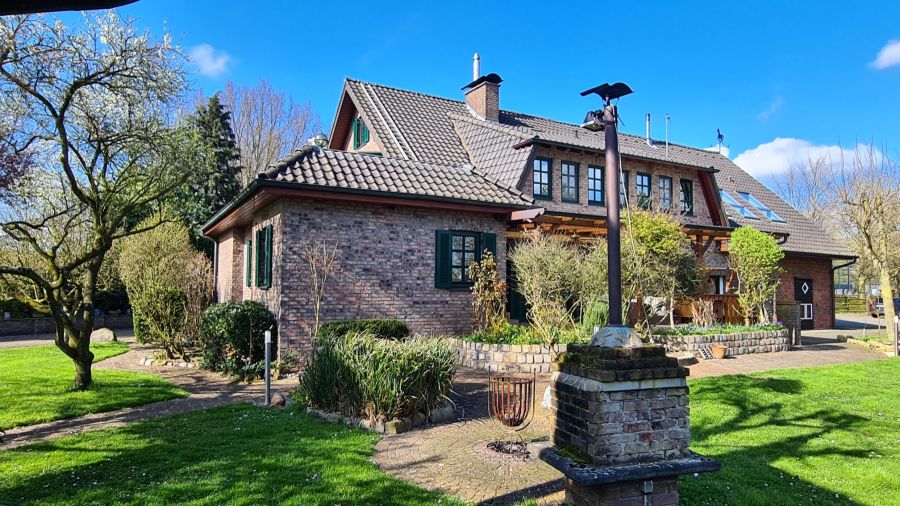 Provisionsfrei* solider Resthof 3 ETW Pool Sauna Garagen Toplage - Gewerbeobjekt Rees | Angebot:25167471