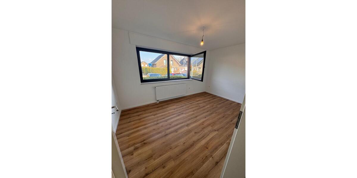 Erdgeschoßwohnung Wesel Fusternberg - 3.5 Zimmer, 91 m&sup2;, 1.250&euro; | Angebot:25907483