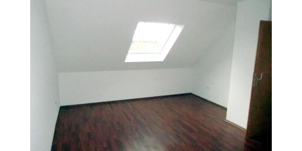 Dachgeschoßwohnung Gladbeck Brauck - 2.5 Zimmer, 80 m&sup2;, 420&euro; | Angebot:25931912