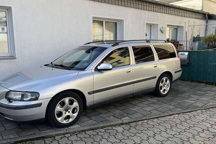 Volvo V70 464.250 km 3.500 &euro; Moers 47443