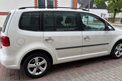 VW Touran 278.000 km 4.500 &euro; Alpen 46519