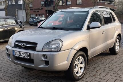 Hyundai TUCSON 240.000 km 2.950 &euro; Oberhausen 46045