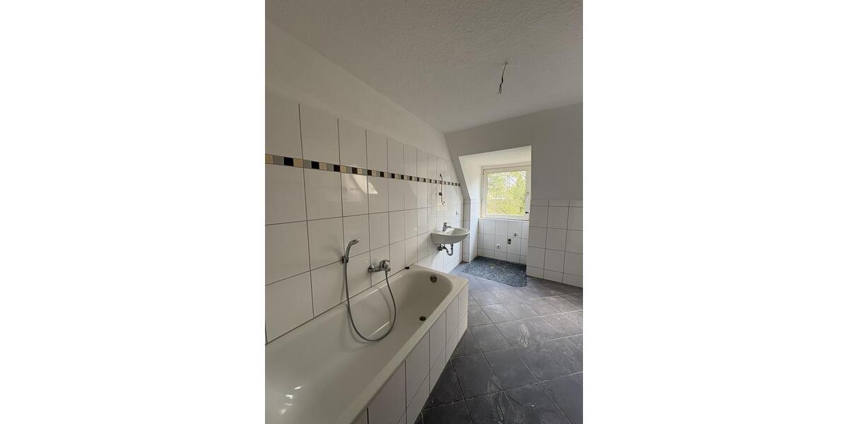 Dachgeschoßwohnung Bottrop Batenbrock - 3.5 Zimmer, 64 m&sup2;, 496&euro; | Angebot:26528547