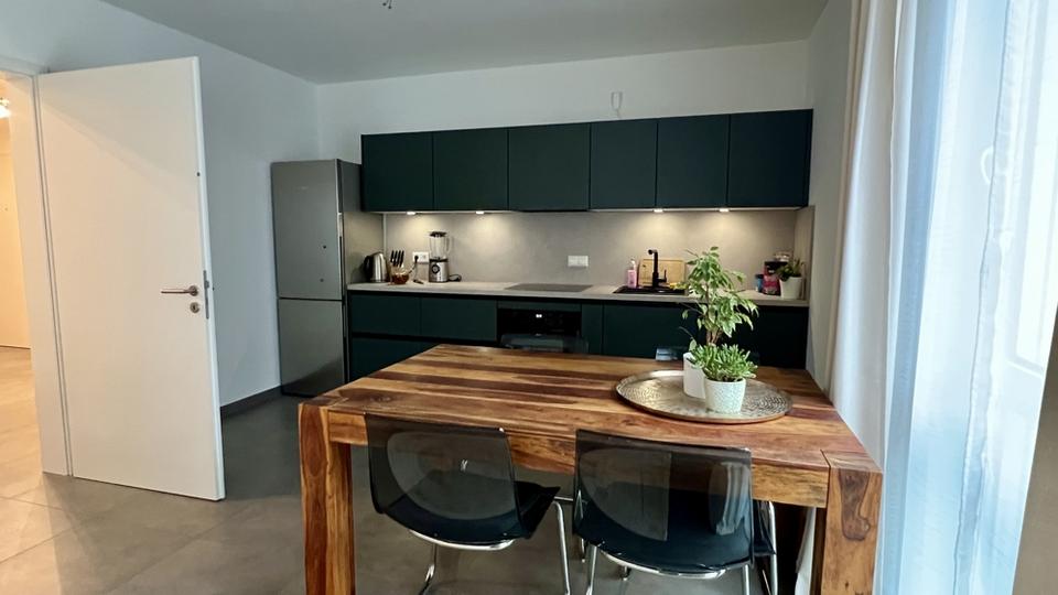 Etagenwohnung Duisburg Duisburg-Mitte - 2 Zimmer, 83 m&sup2;, 1.100&euro; | Angebot:25648648