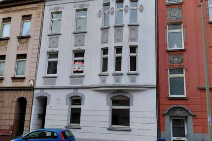 Haus Duisburg Mittelmeiderich - 7 Zimmer, 300 m&sup2;, 222.000&euro; | Angebot:26377914